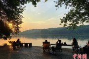 盘锦“移动卧室”重塑旅行方式 “Z世代”爱上车轮上的家